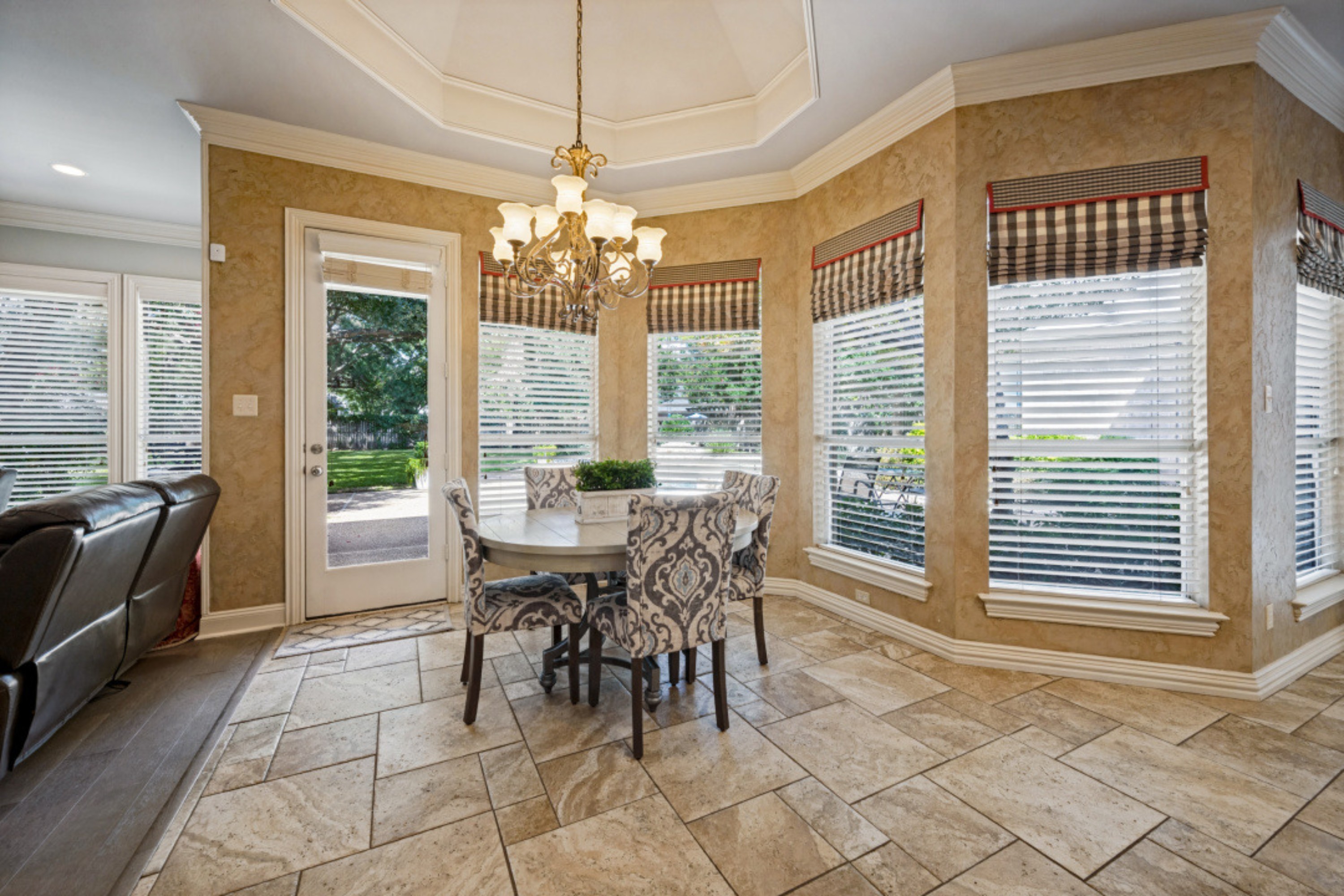  Beautiful Estate Home Located in Lakes of Somerset in Colleyville - 物件實景