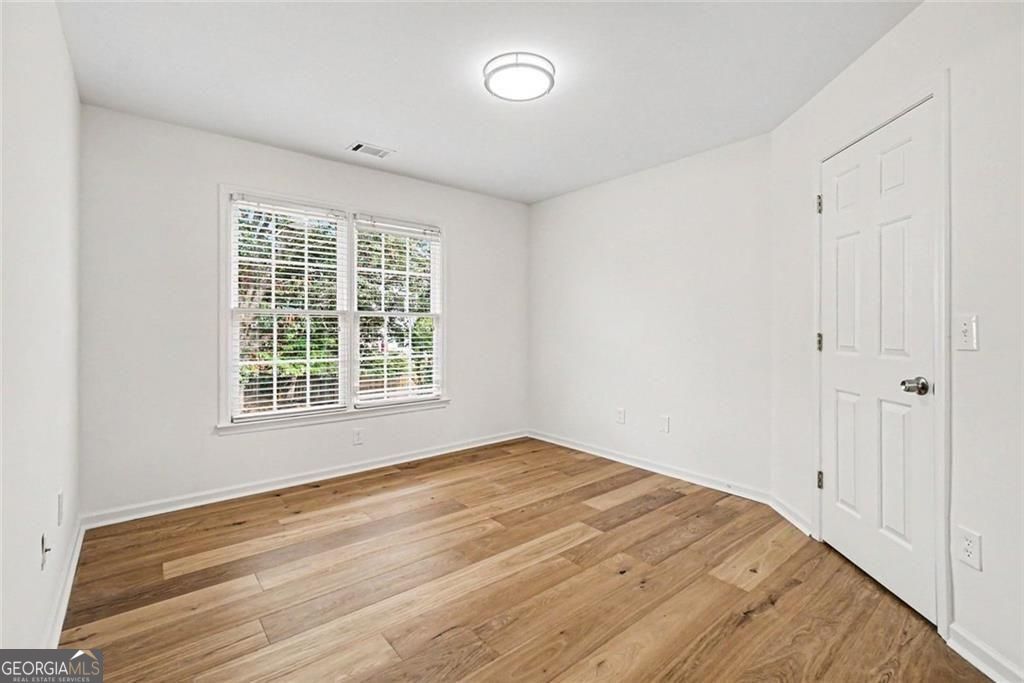 Roswell, Georgia, 30075, United States, 5 Bedrooms Bedrooms, ,4 BathroomsBathrooms,Residential,For Sale,2044480
