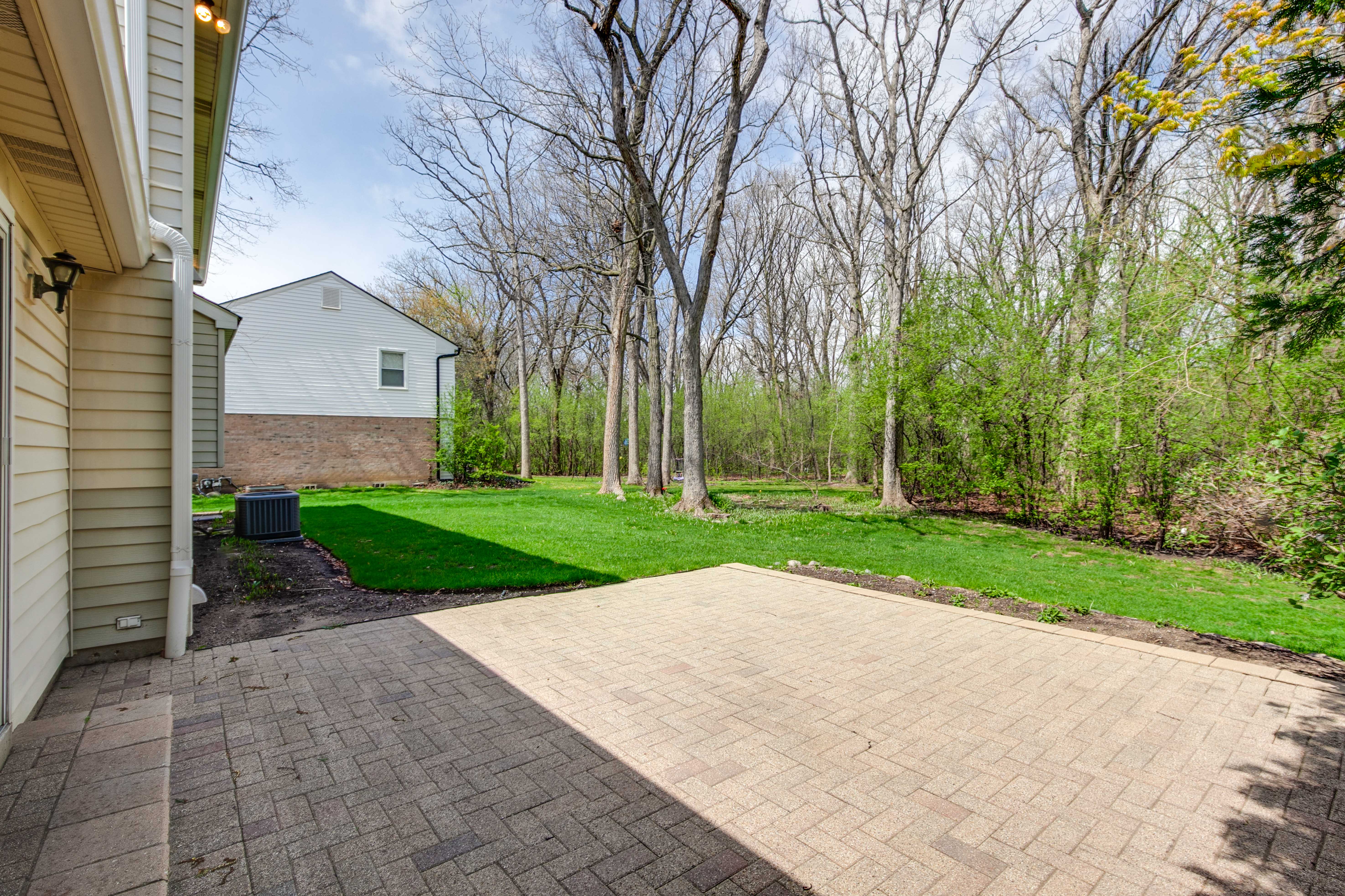  Welcome to this Lovely Colonial Home - 物件實景