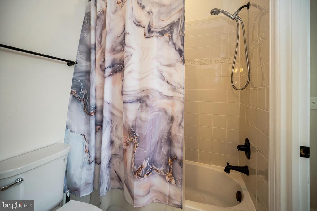 Woodbridge, Virginia, 22193, United States, 6 Bedrooms Bedrooms, ,6 BathroomsBathrooms,Residential,For Sale,1919107