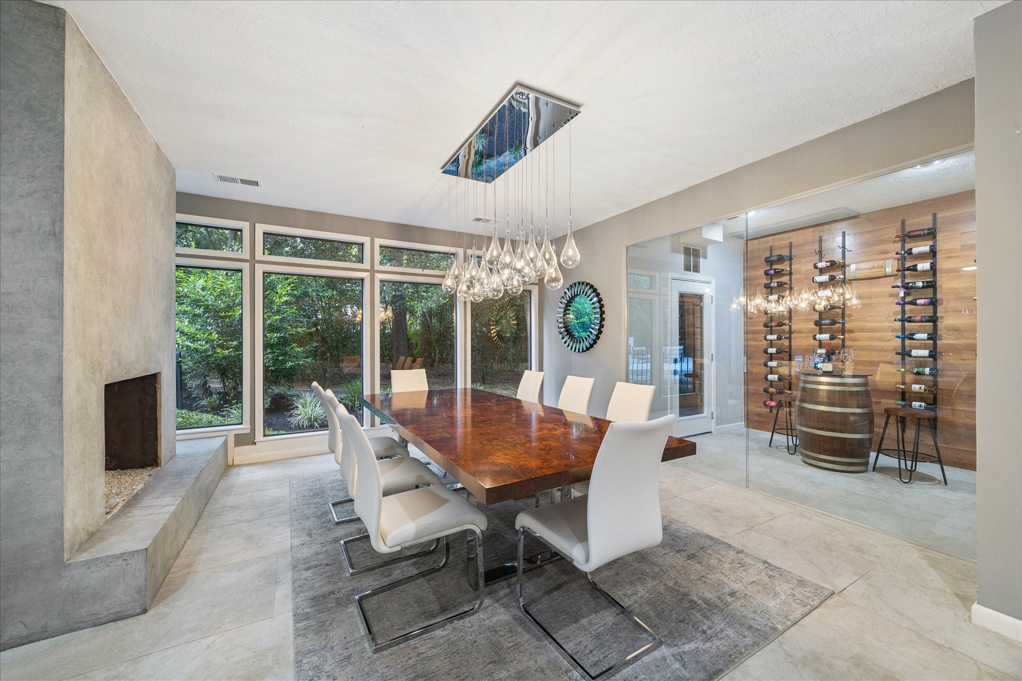  2411 Oakbank Drive - 物件實景