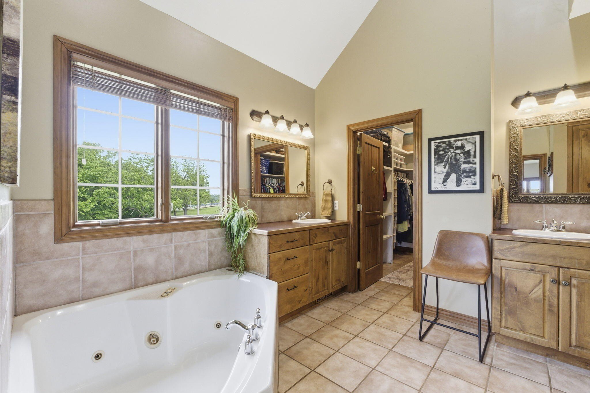 Walnut Grove, Missouri, 65770, United States, 5 Bedrooms Bedrooms, ,3 BathroomsBathrooms,Residential,For Sale,2045196