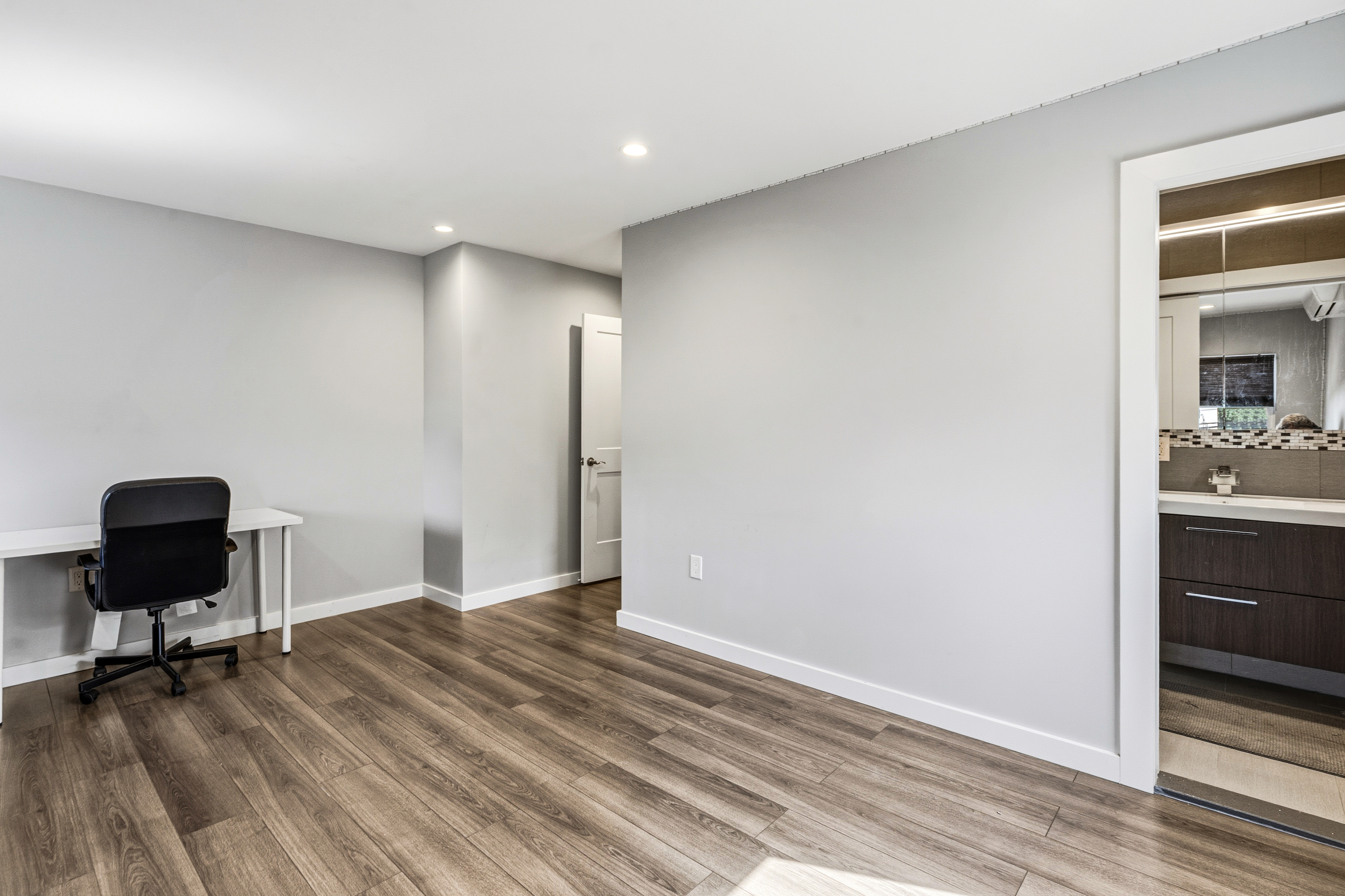  31 Sutton Hill Lane, Manhasset Hills, NY, 11040 - 物件實景