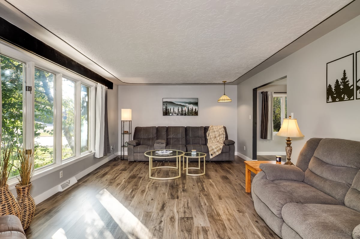 Cheyenne, Wyoming, 8200, United States, 6 Bedrooms Bedrooms, ,2 BathroomsBathrooms,Residential,For Sale,2007508