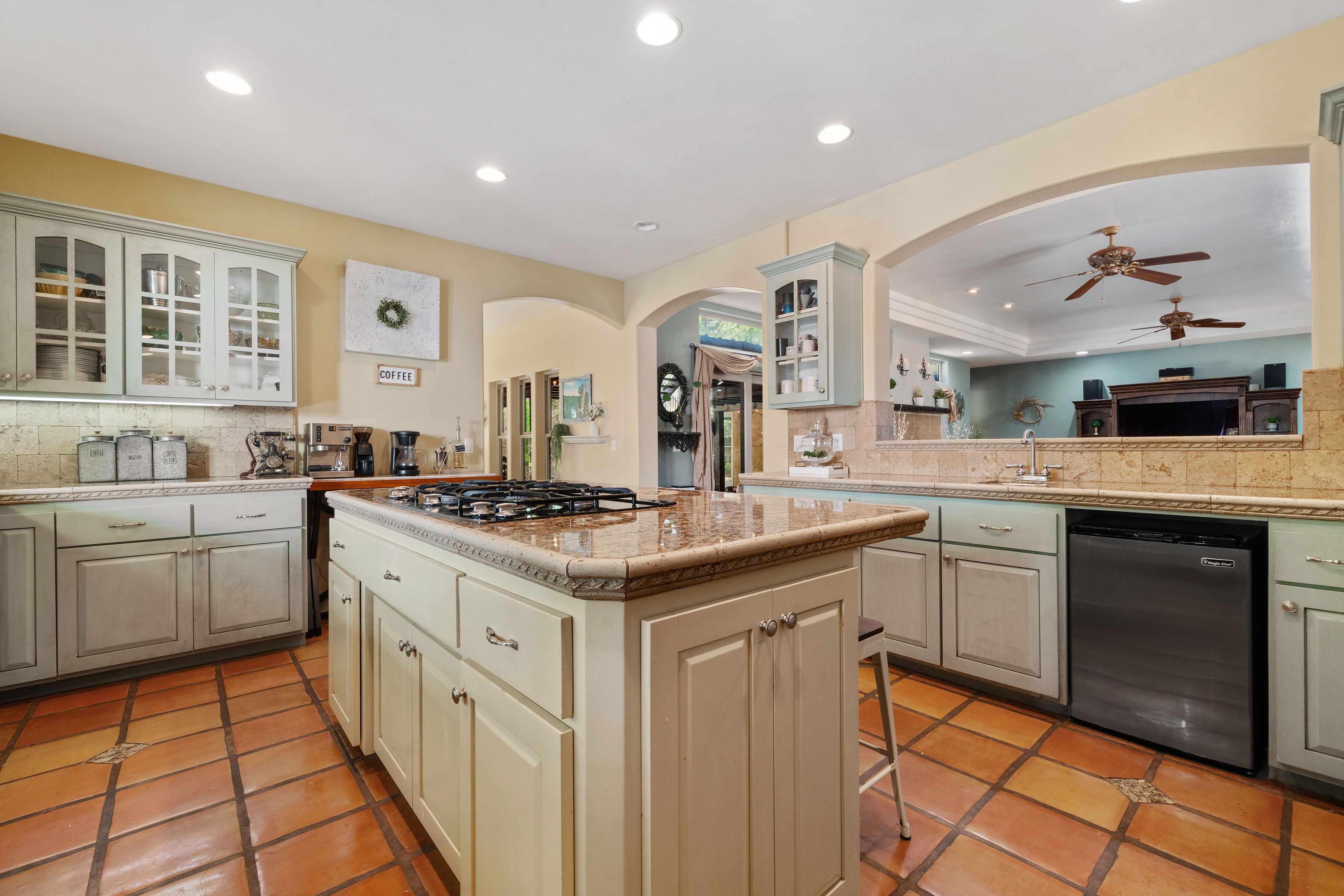  Mediterranean-Inspired Estate on 1.67 Acres  Private Oasis in Jackson - 物件實景