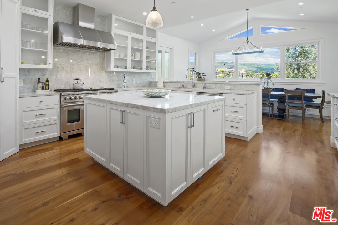 Malibu, California, 90265, United States, 5 Bedrooms Bedrooms, ,5 BathroomsBathrooms,Residential,For Sale,1762119