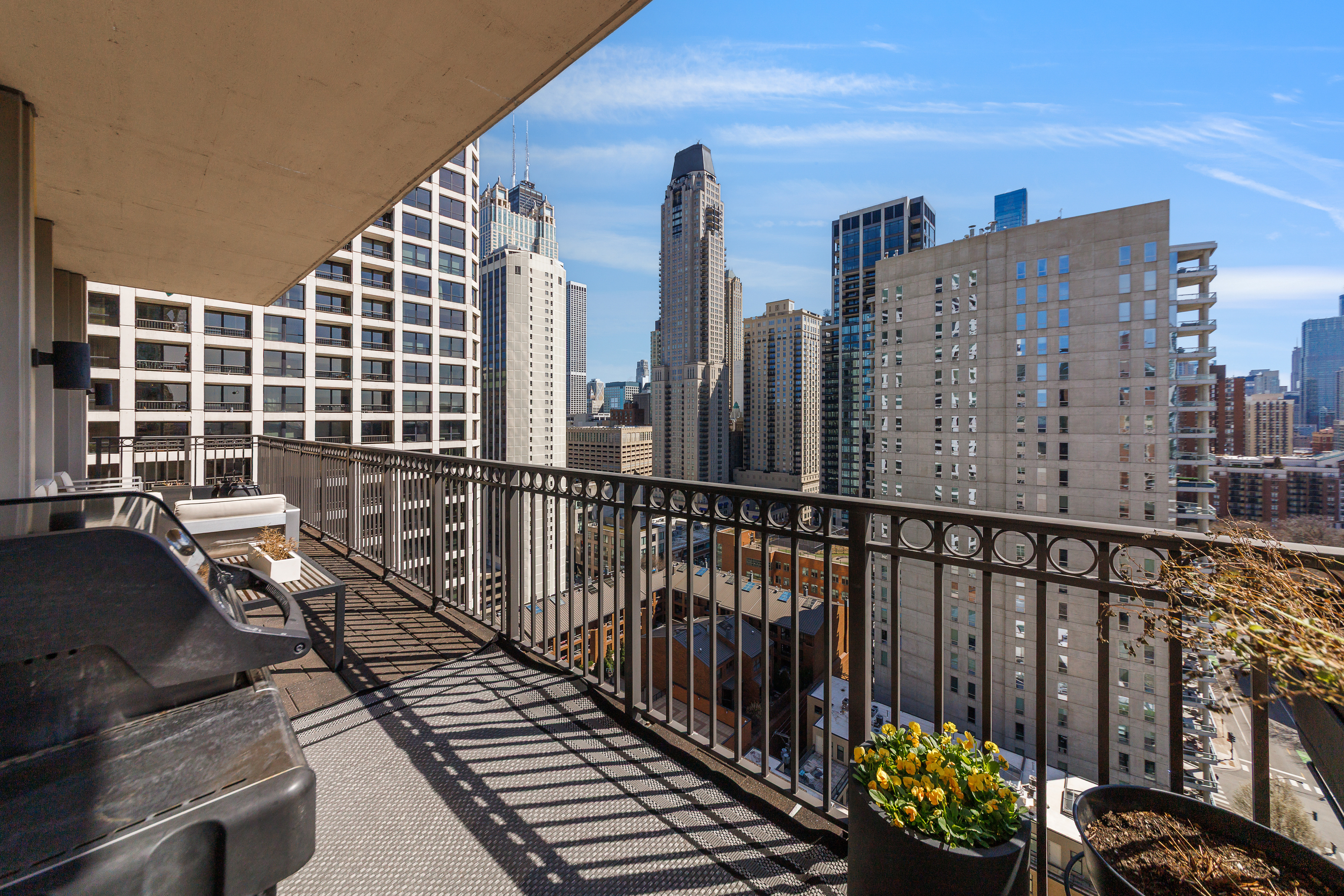  Step into Elevated City Living with this Exceptional Contemporary Residence - 物件實景