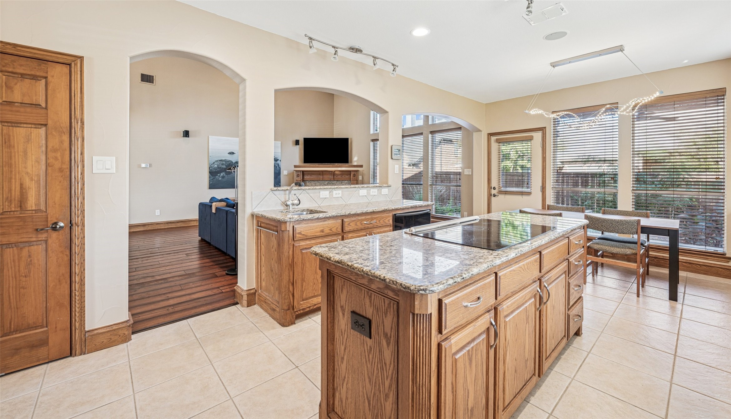 Frisco, Texas, 75036, United States, 4 Bedrooms Bedrooms, ,4 BathroomsBathrooms,Residential,For Sale,1987588