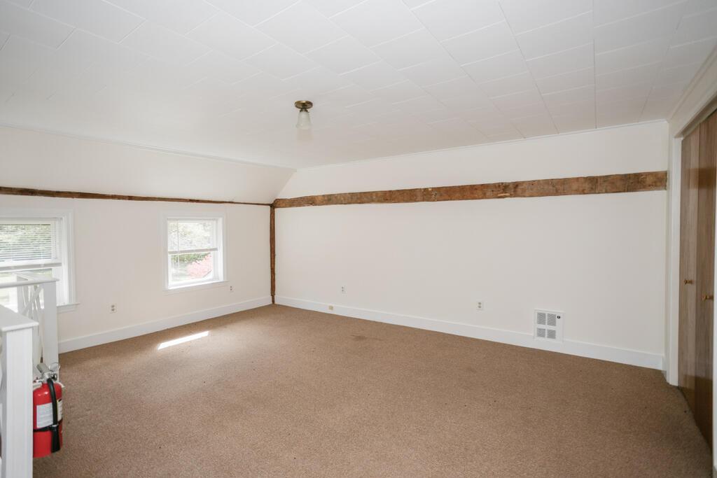 Farmington, Maine, 04938, United States, 5 Bedrooms Bedrooms, ,3 BathroomsBathrooms,Residential,For Sale,1960728