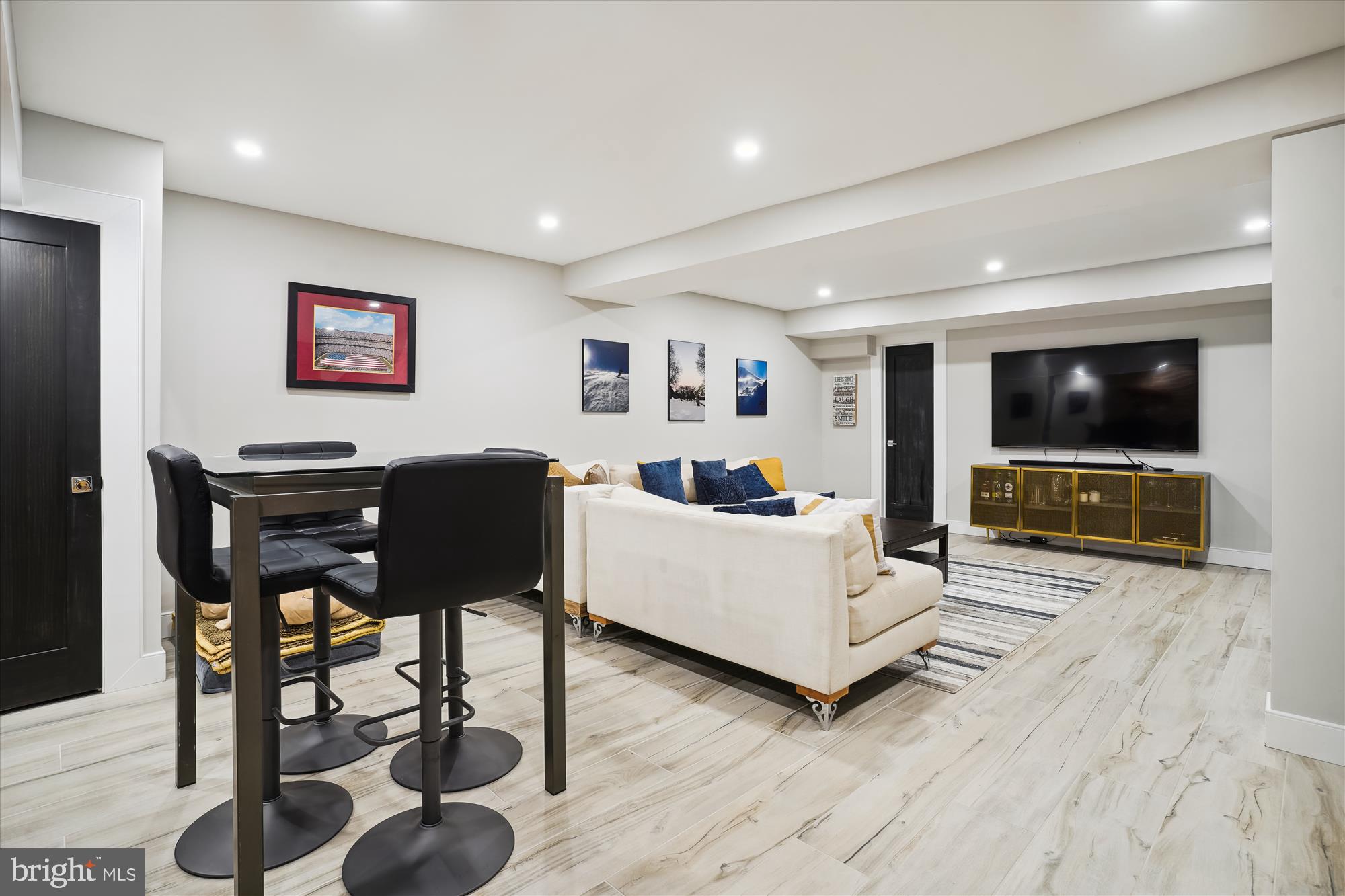Alexandria, Virginia, 22314, United States, 3 Bedrooms Bedrooms, ,4 BathroomsBathrooms,Residential,For Sale,1936981