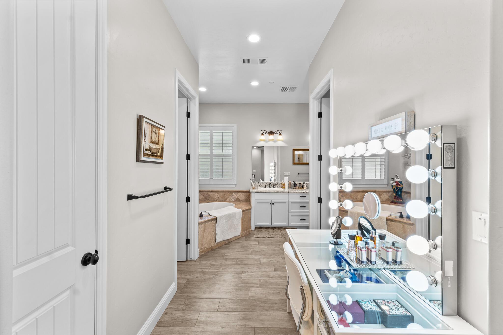 Visalia, California, 93291, United States, 4 Bedrooms Bedrooms, ,3 BathroomsBathrooms,Residential,For Sale,1976772