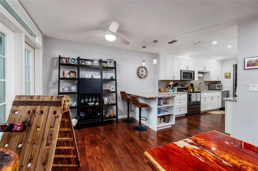 St Petersburg, Florida, 33702, United States, 3 Bedrooms Bedrooms, ,3 BathroomsBathrooms,Residential,For Sale,1885846