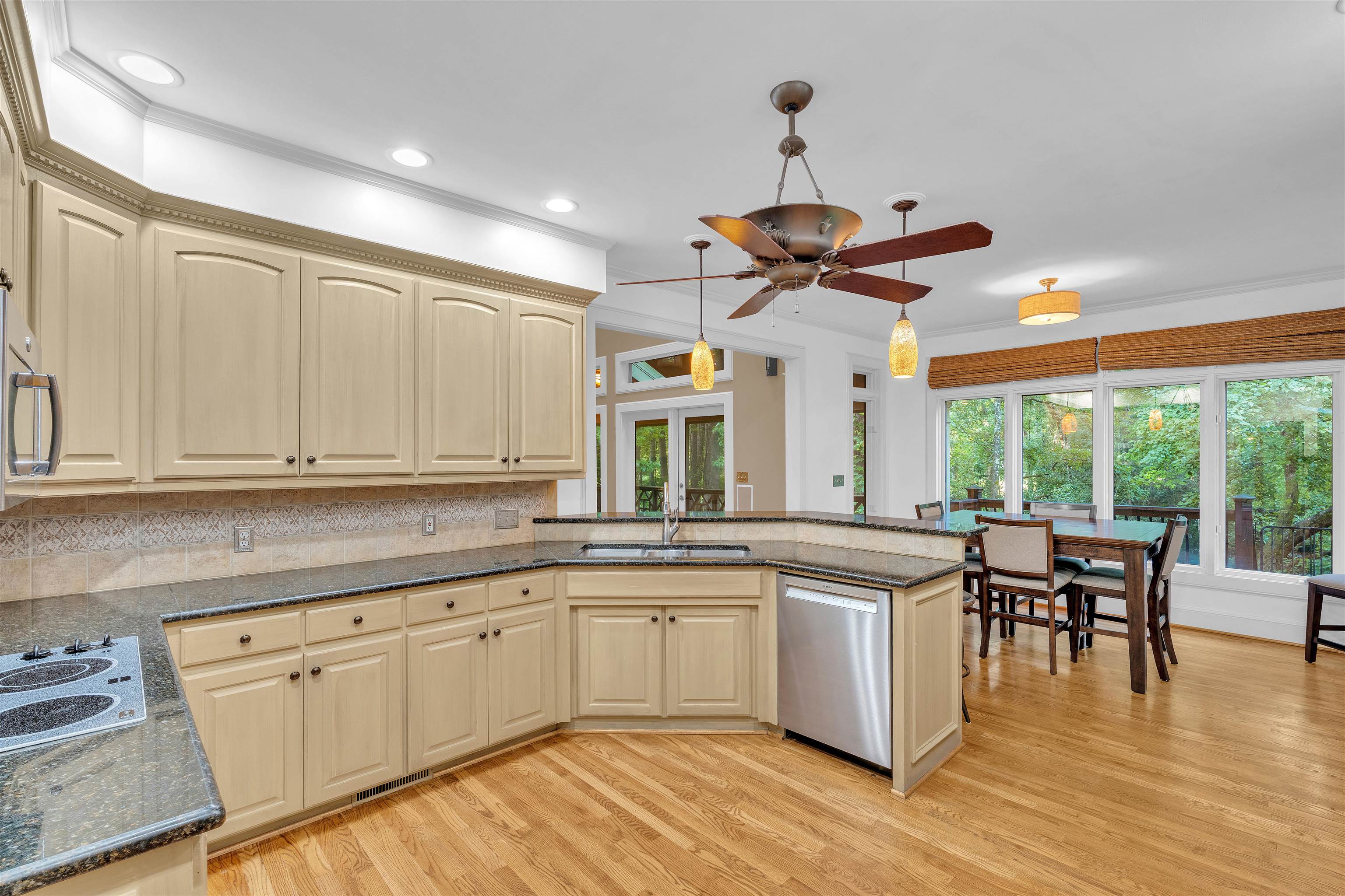 Spartanburg, South Carolina, 29306, United States, 4 Bedrooms Bedrooms, ,5 BathroomsBathrooms,Residential,For Sale,1913145
