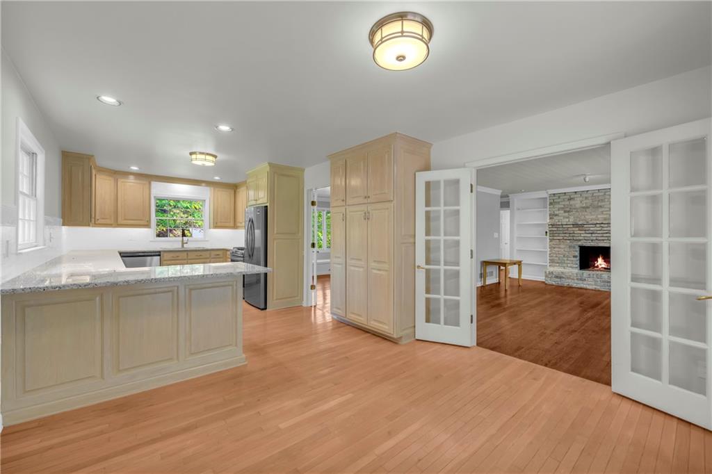 Dunwoody, Georgia, 30338, United States, 4 Bedrooms Bedrooms, ,3 BathroomsBathrooms,Residential,For Sale,1931149