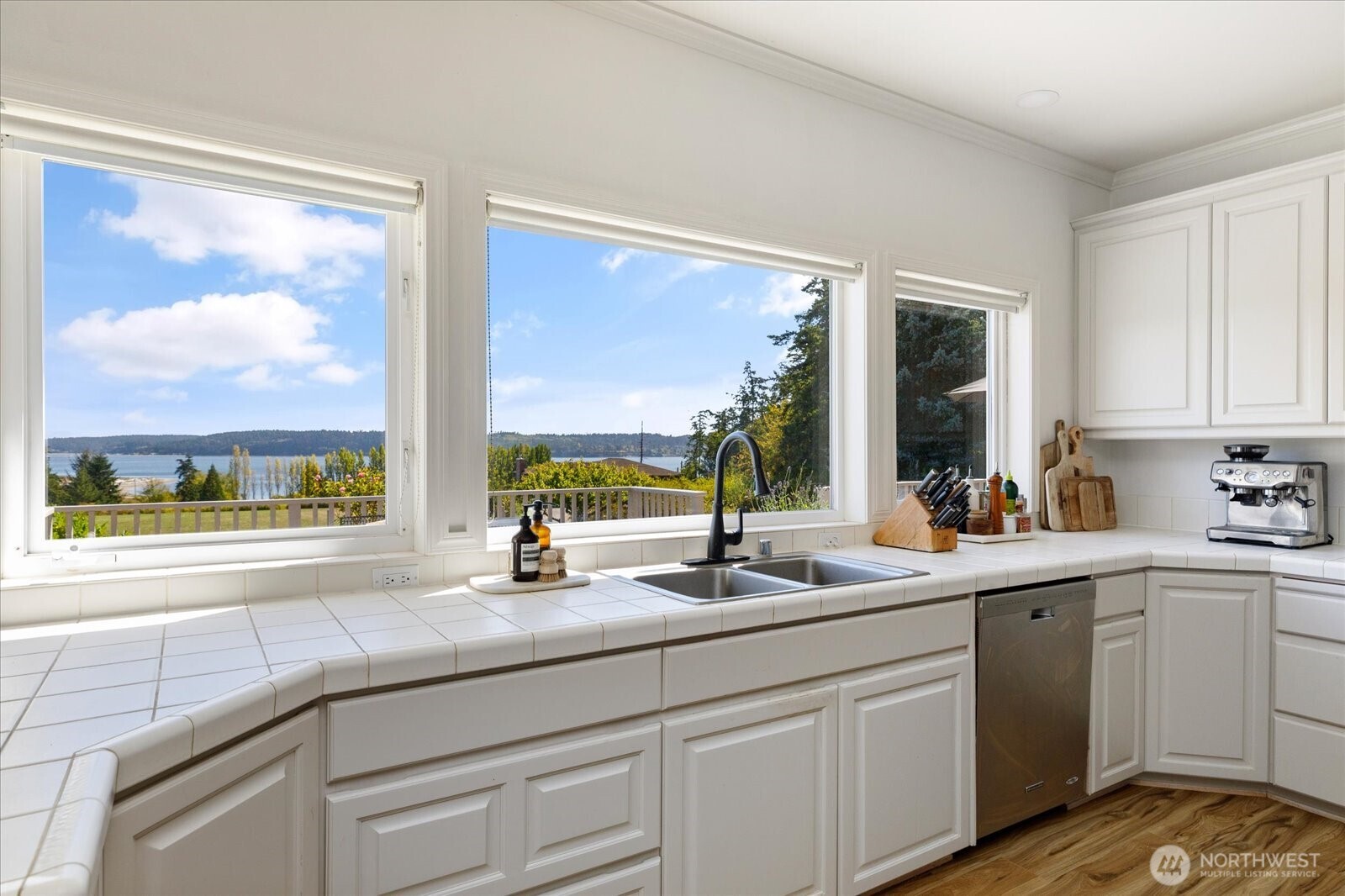 Oak Harbor, Washington, 98277, United States, 4 Bedrooms Bedrooms, ,2 BathroomsBathrooms,Residential,For Sale,1992987