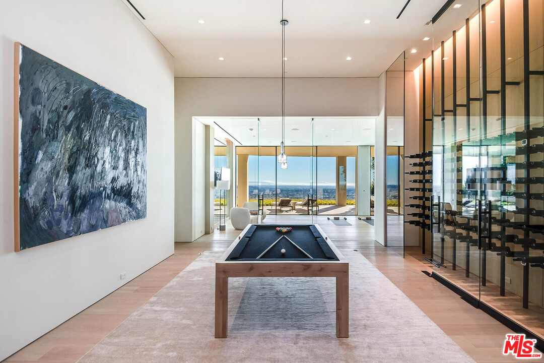 Los Angeles, California, 90069, United States, 7 Bedrooms Bedrooms, ,9 BathroomsBathrooms,Residential,For Sale,1925200