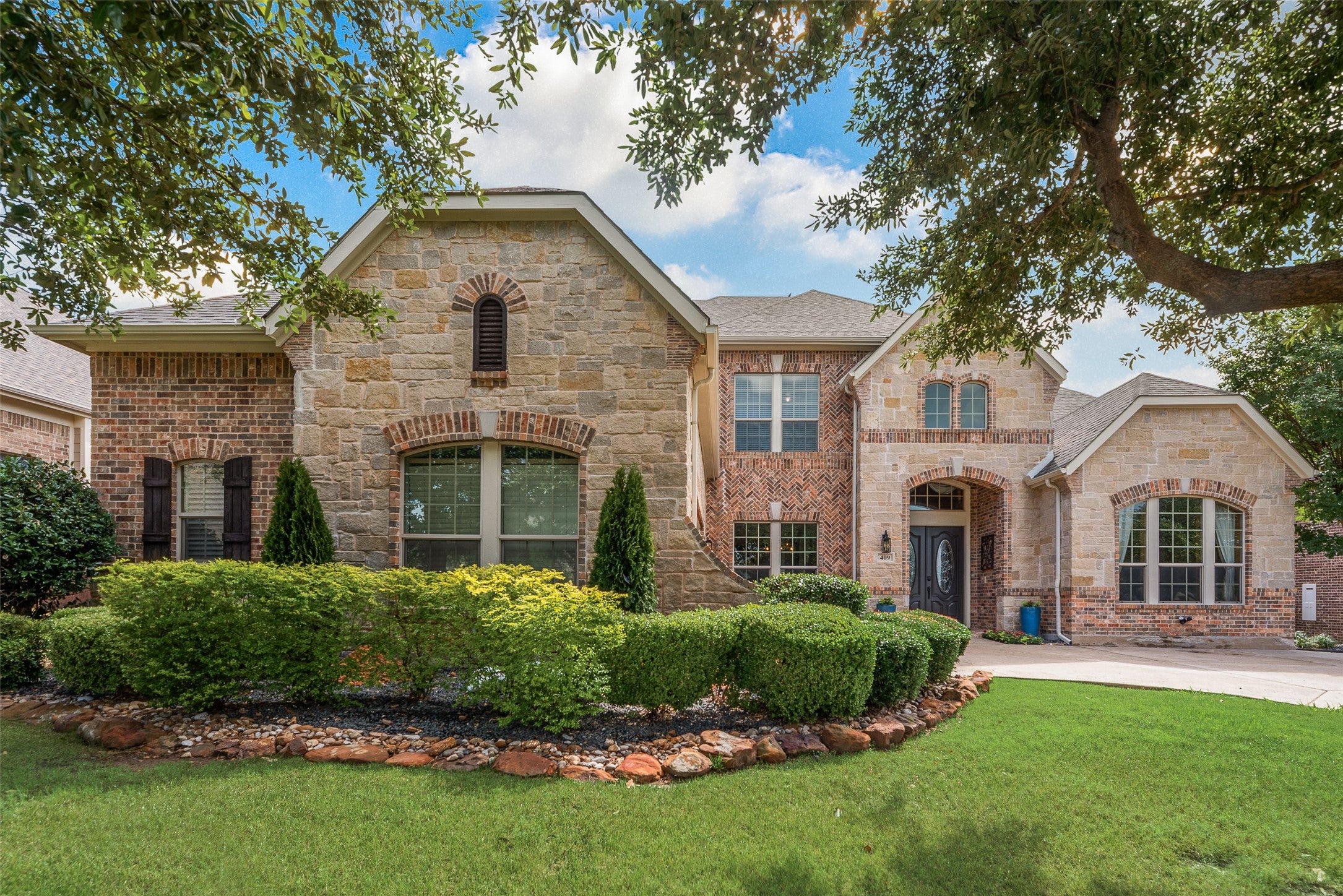 Keller, Texas, 76248, United States, 4 Bedrooms Bedrooms, ,5 BathroomsBathrooms,Residential,For Sale,2049373