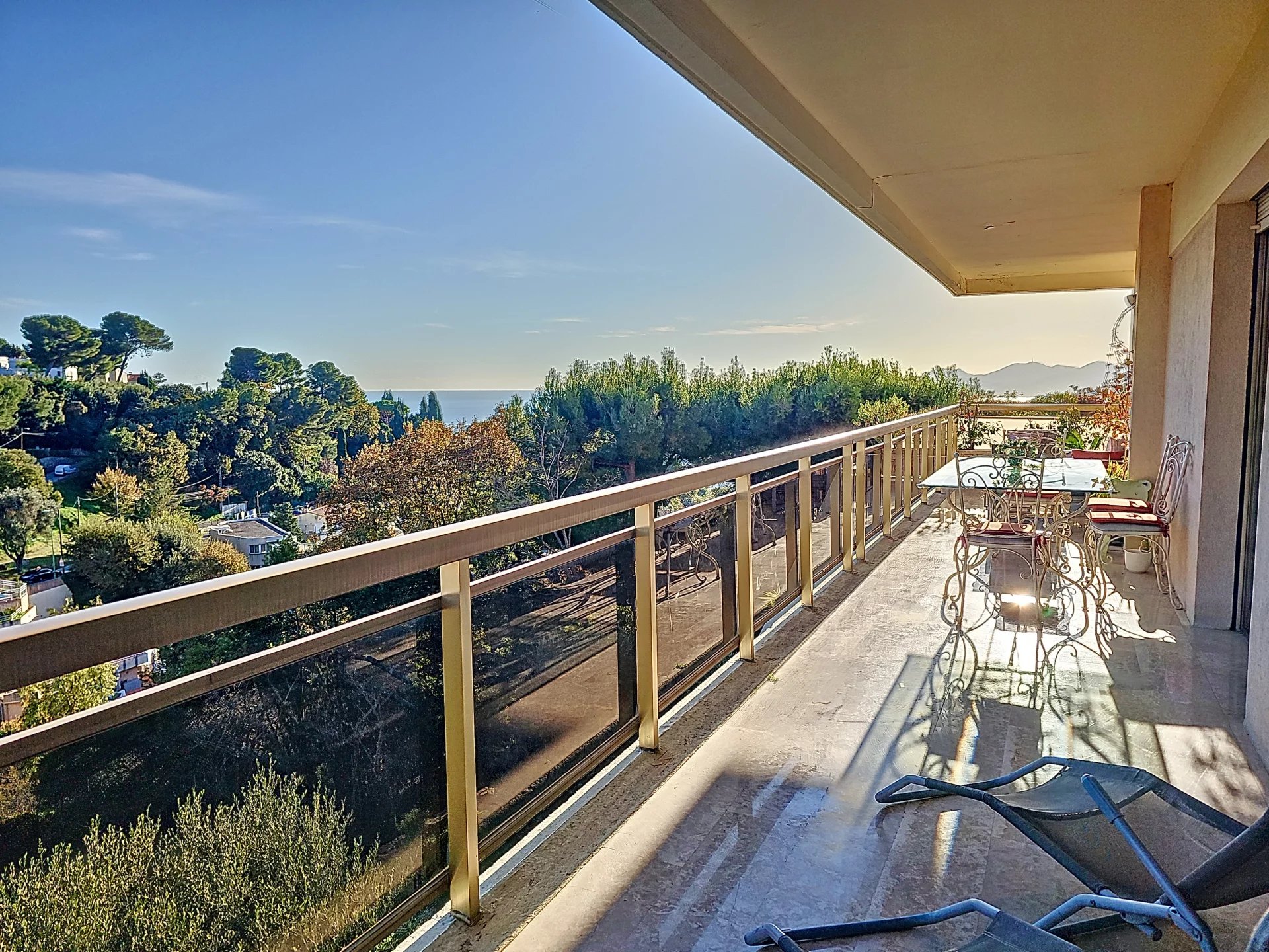 Le Cannet, Provence-Alpes-Côte d?Azur, 06110, FR, 2 Bedrooms Bedrooms, ,1 BathroomBathrooms,Residential,For Sale,1667652