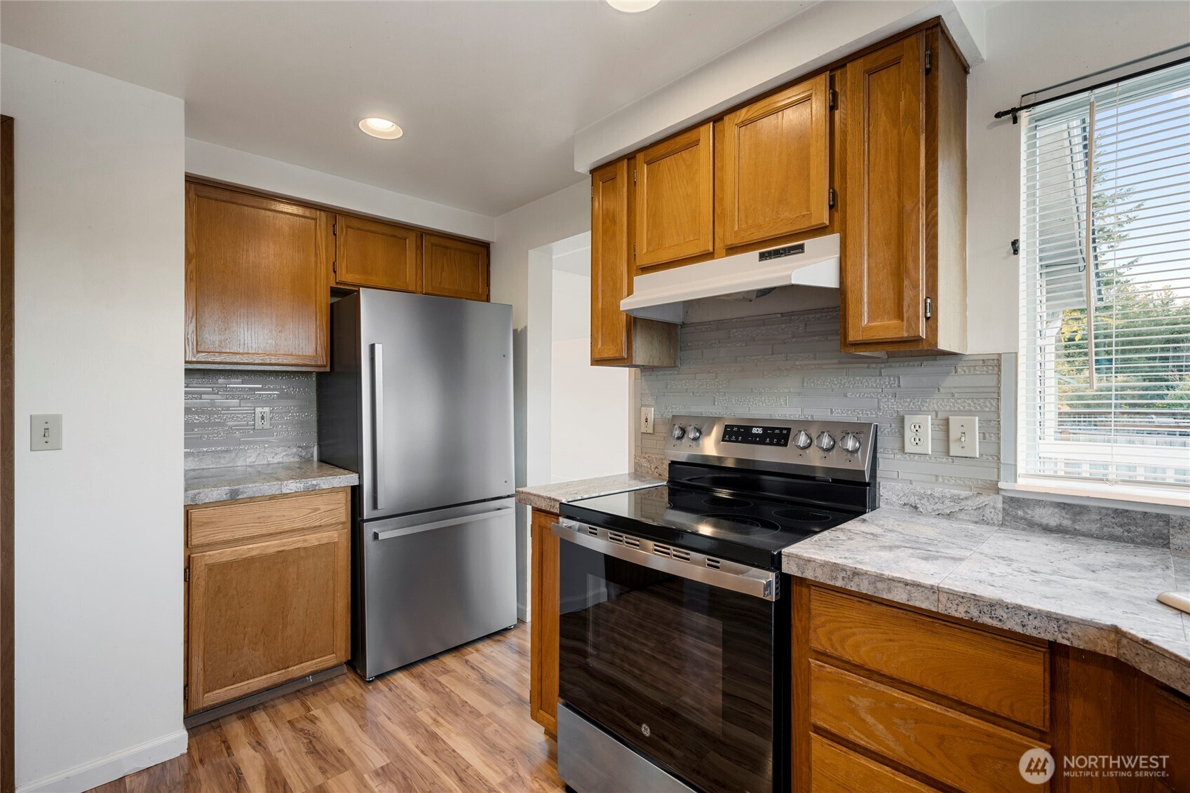 Maple Valley, Washington, 98038, United States, 3 Bedrooms Bedrooms, ,3 BathroomsBathrooms,Residential,For Sale,1891445