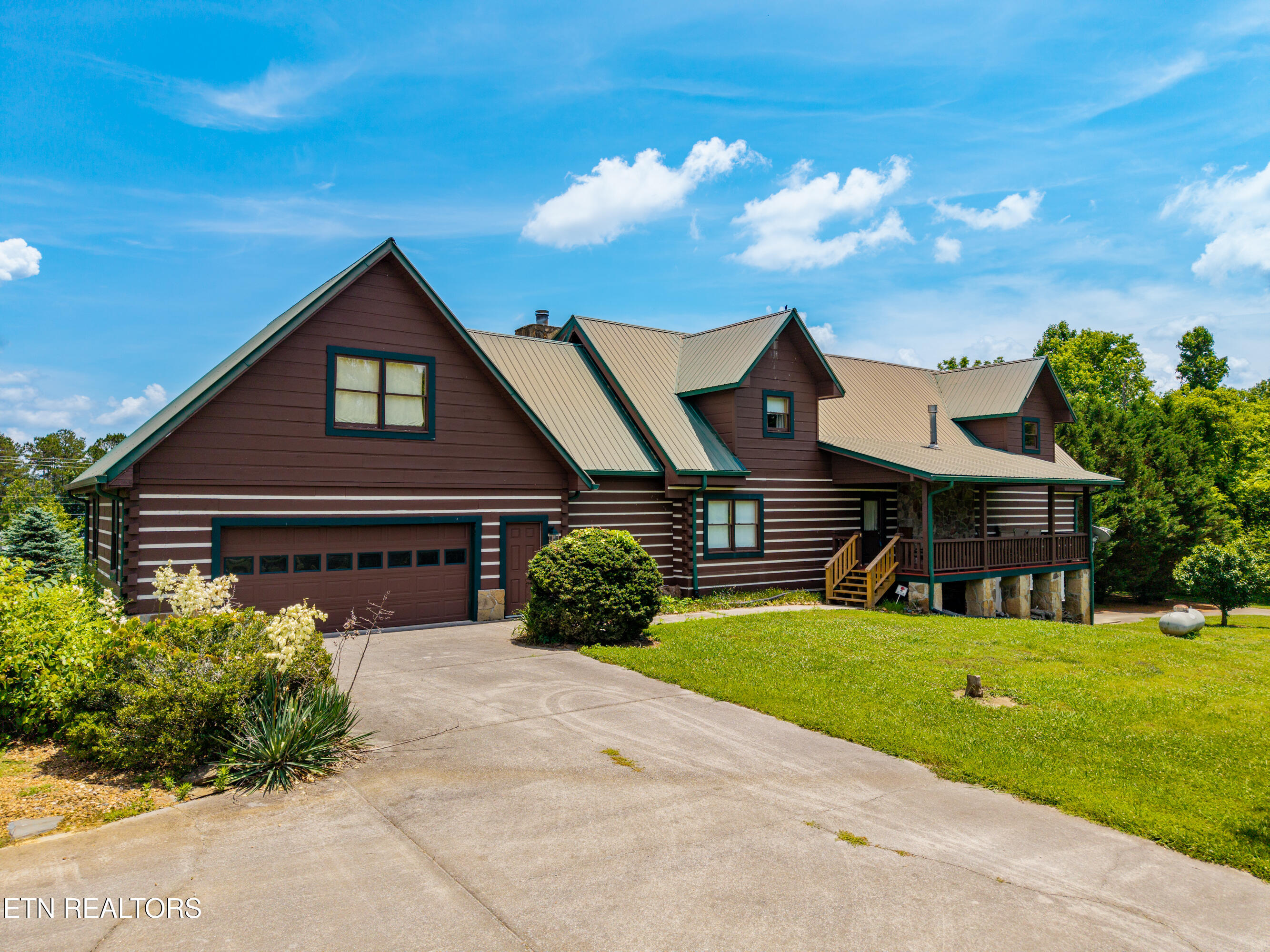 Vonore, Tennessee, 37885, United States, 3 Bedrooms Bedrooms, ,4 BathroomsBathrooms,Residential,For Sale,2048933