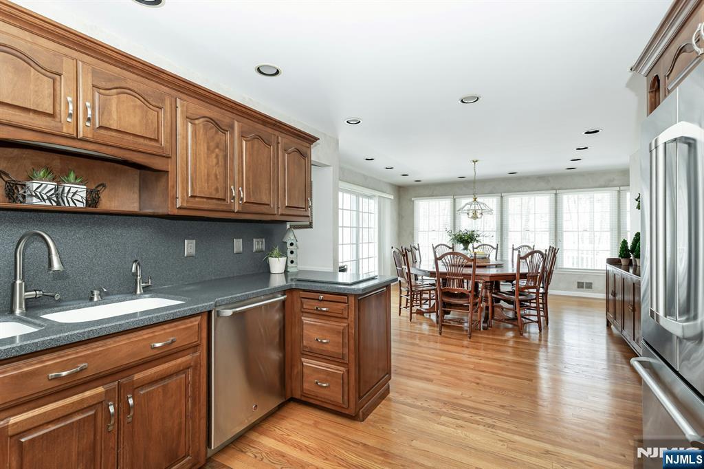 Berkeley Heights, New Jersey, 07922, United States, 6 Bedrooms Bedrooms, ,4 BathroomsBathrooms,Residential,For Sale,1838831