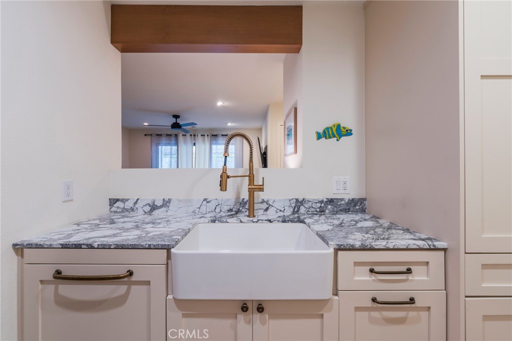 Huntington Beach, California, 92648, United States, 1 Bedroom Bedrooms, ,1 BathroomBathrooms,Residential,For Sale,1969398