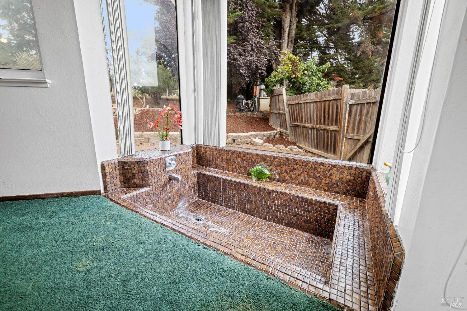 Petaluma, California, 94952, United States, 4 Bedrooms Bedrooms, ,2 BathroomsBathrooms,Residential,For Sale,1974511