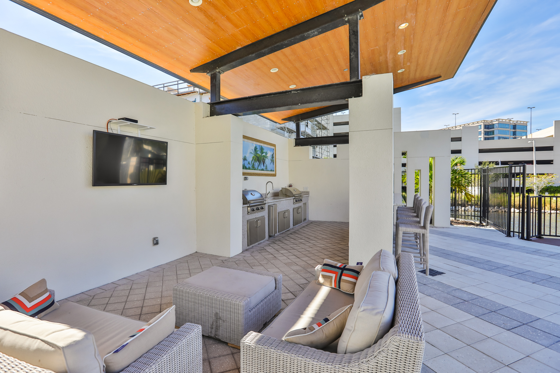 Tampa, Florida, 33607, United States, 3 Bedrooms Bedrooms, ,4 BathroomsBathrooms,Residential,For Sale,2043709