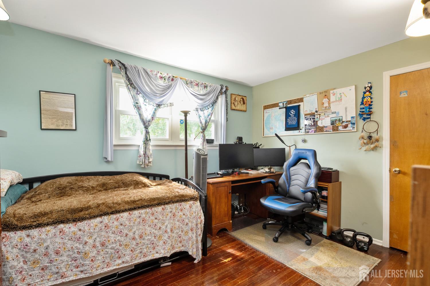 North Brunswick, New Jersey, 08902, United States, 4 Bedrooms Bedrooms, ,3 BathroomsBathrooms,Residential,For Sale,1979106