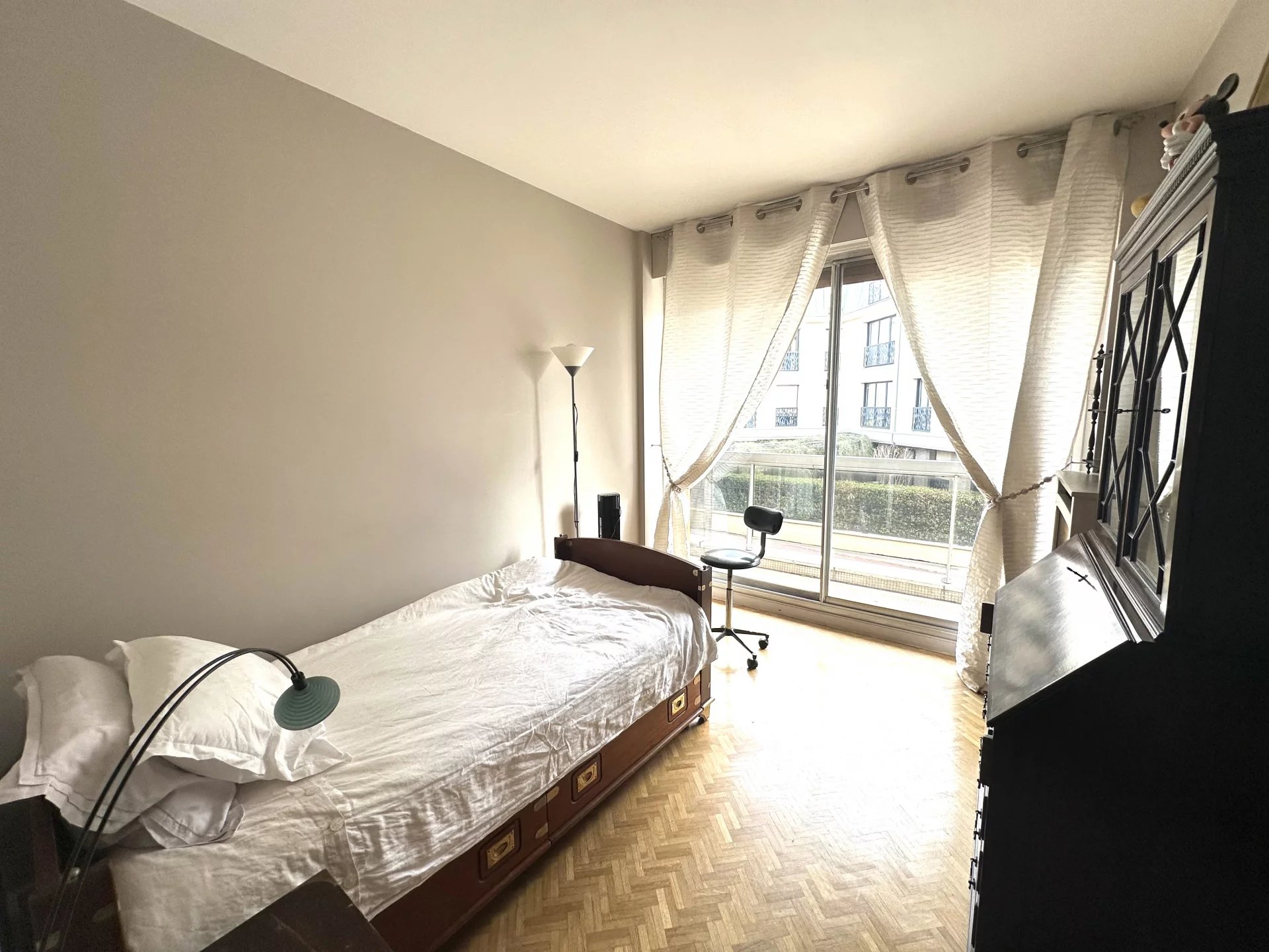 Le Vésinet, Île-de-France, 78110, FR, 3 Bedrooms Bedrooms, ,4 BathroomsBathrooms,Residential,For Sale,1994882