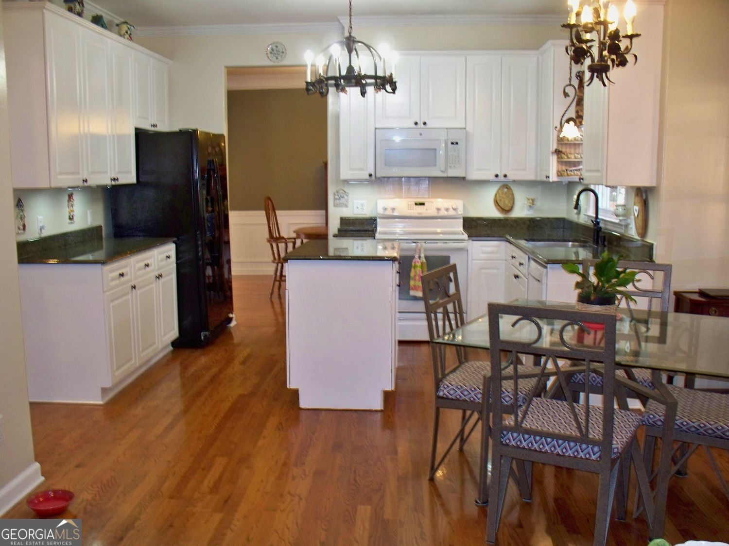 Johns Creek, Georgia, 30022, United States, 5 Bedrooms Bedrooms, ,4 BathroomsBathrooms,Residential,For Sale,1985826