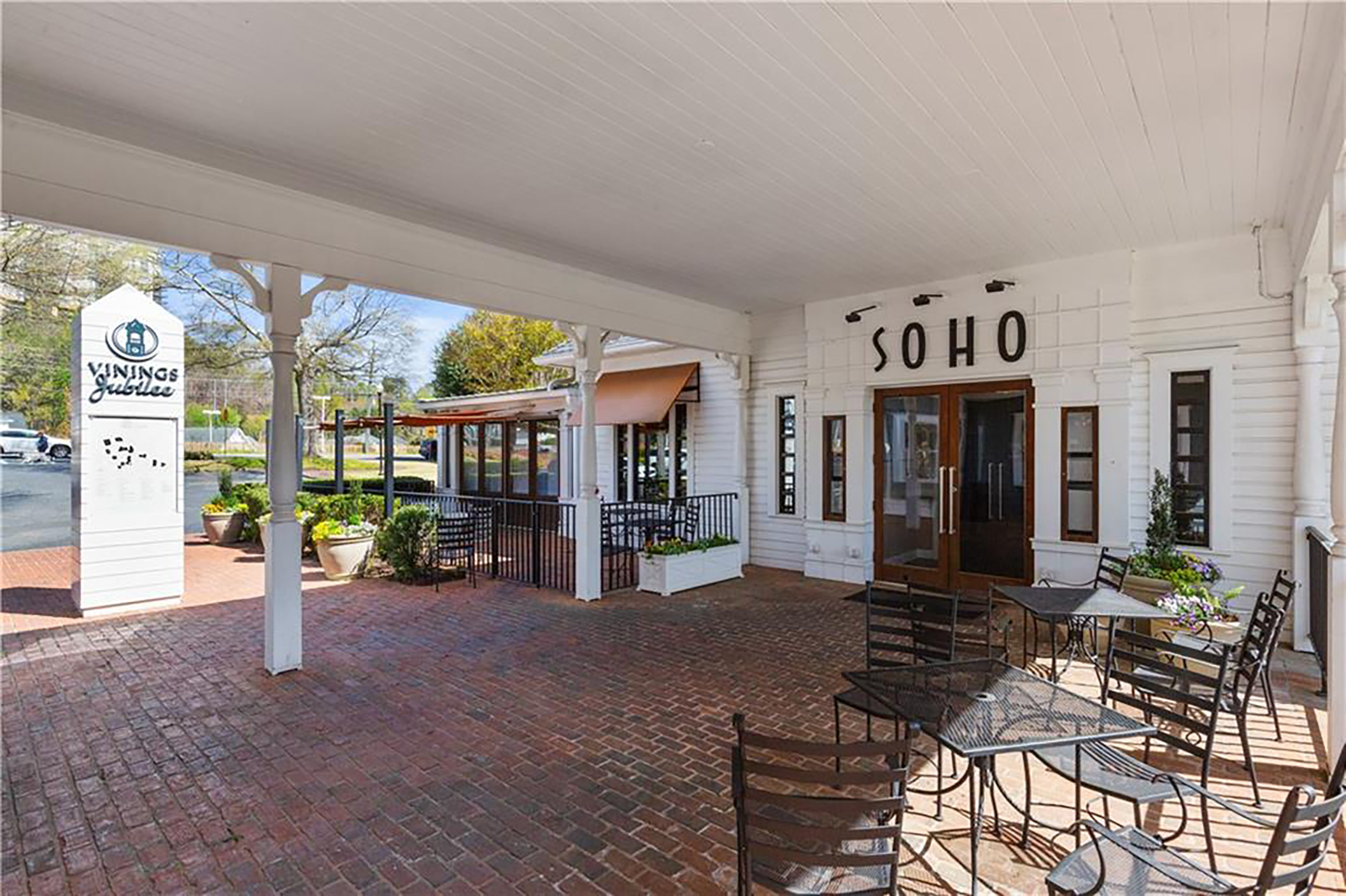  Located in the Gated Essex House Community in Historic Vinings - 物件實景
