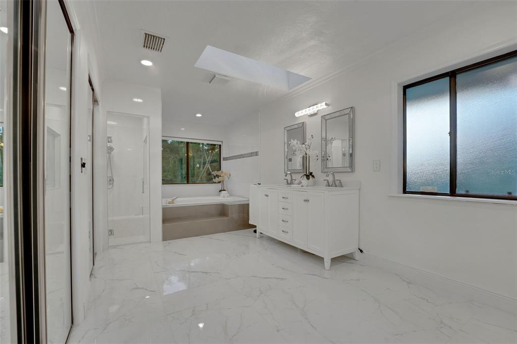 Longwood, Florida, 32779, United States, 4 Bedrooms Bedrooms, ,4 BathroomsBathrooms,Residential,For Sale,2002906