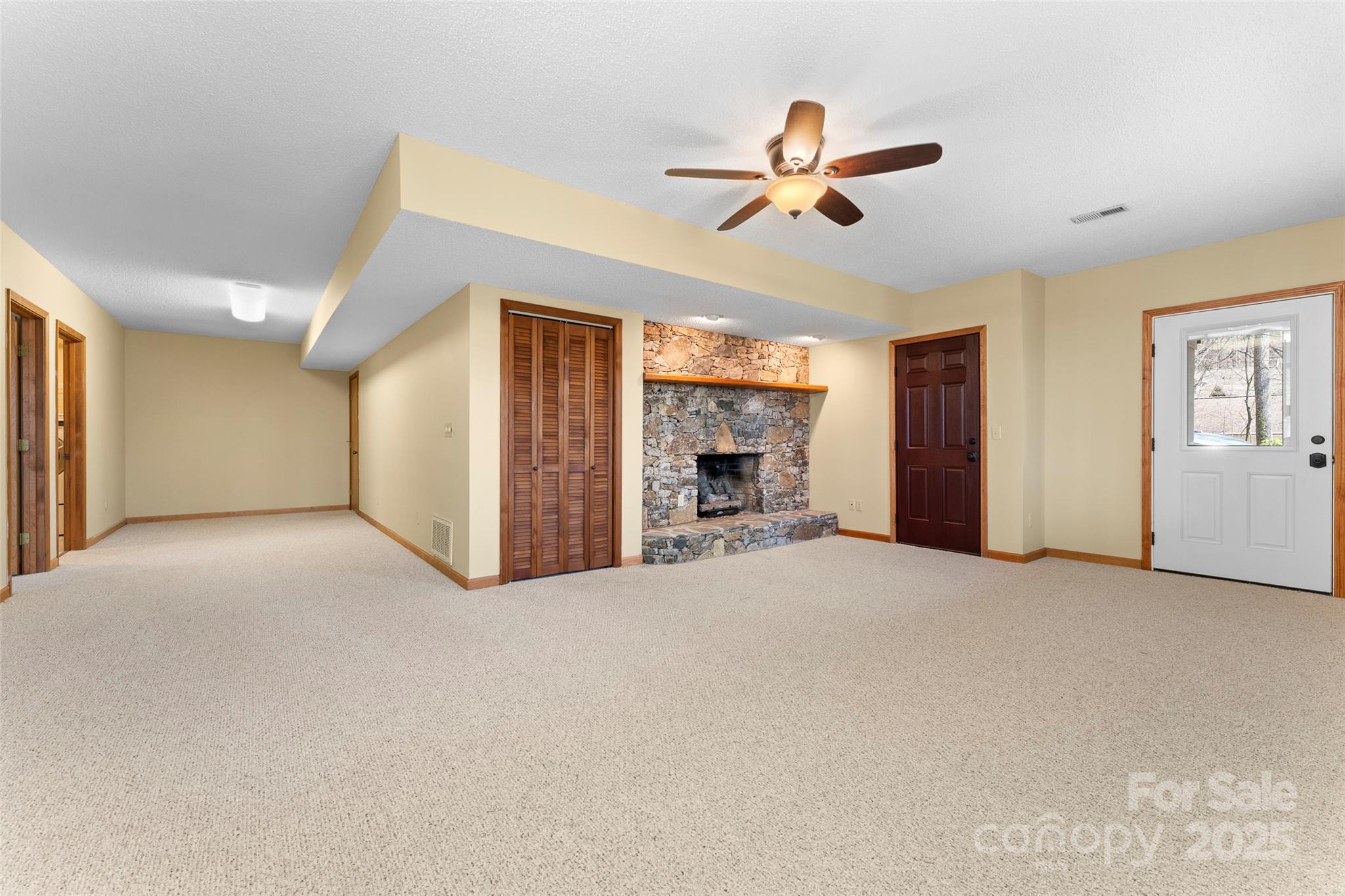 Maggie Valley, North Carolina, 28751, United States, 3 Bedrooms Bedrooms, ,3 BathroomsBathrooms,Residential,For Sale,1976067