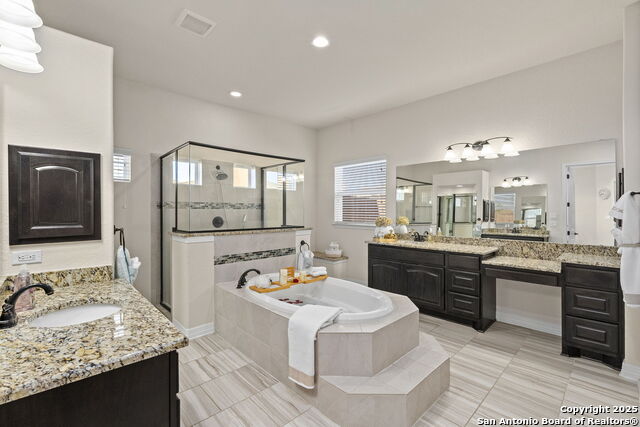 Schertz, Texas, 78154, United States, 5 Bedrooms Bedrooms, ,5 BathroomsBathrooms,Residential,For Sale,1989043