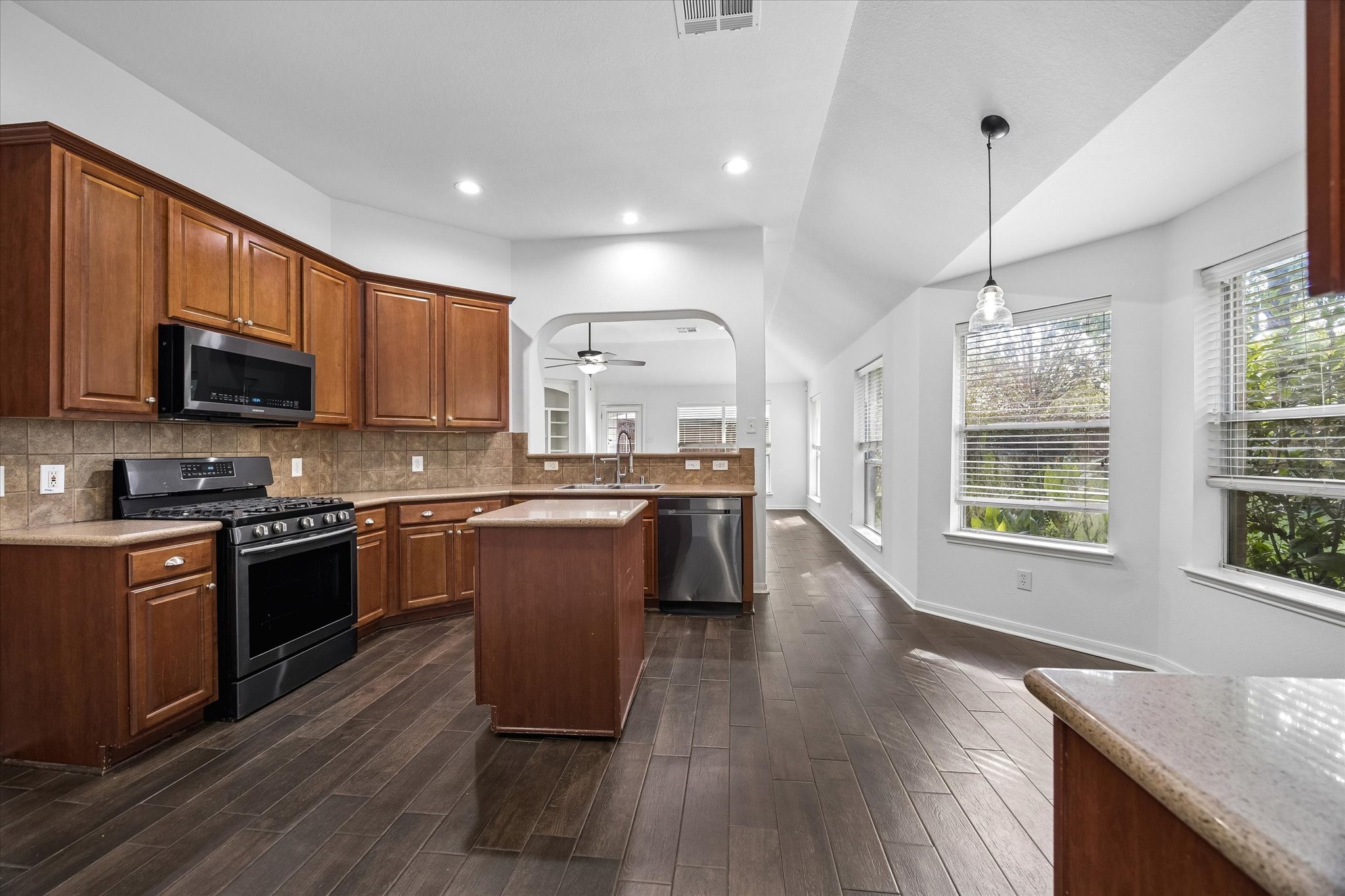  20910 Sandy Briar Court - 物件實景