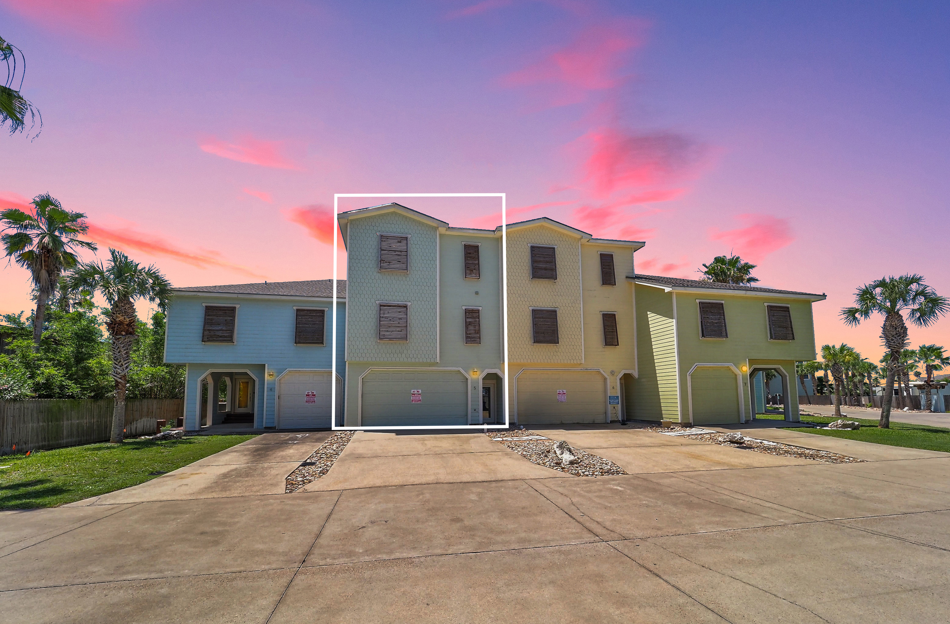  3BR Coastal Townhome in Port A - 物件實景