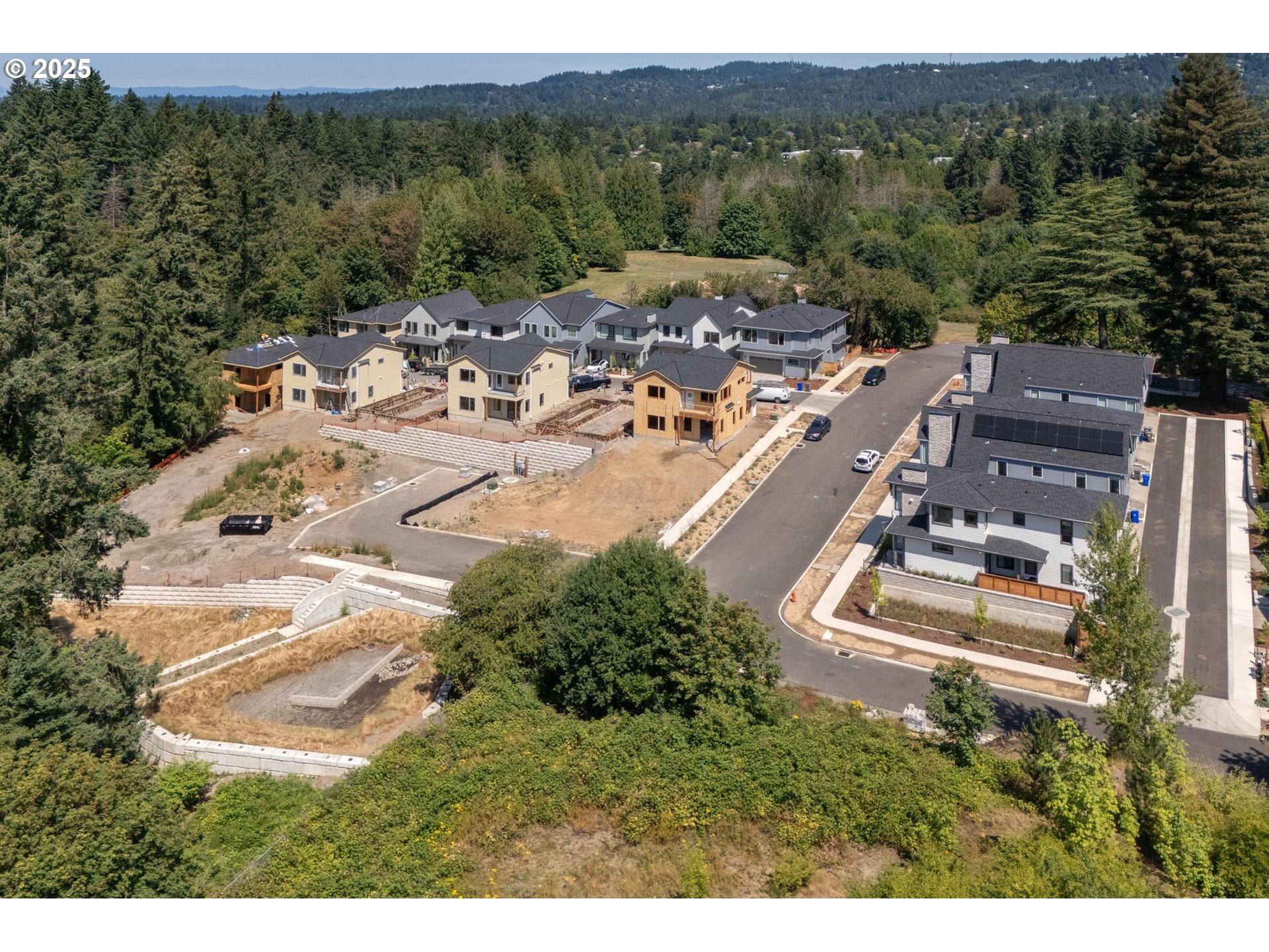 Portland, Oregon, 97219, United States, 3 Bedrooms Bedrooms, ,2 BathroomsBathrooms,Residential,For Sale,1699870