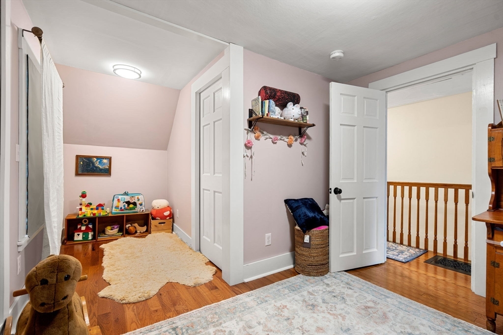 Merrimac, Massachusetts, 01860, United States, 4 Bedrooms Bedrooms, ,2 BathroomsBathrooms,Residential,For Sale,1988348