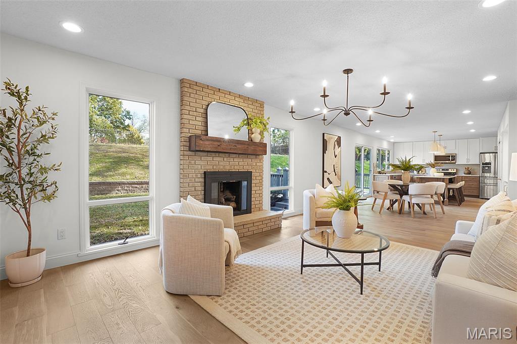 Ellisville, Missouri, 63011, United States, 4 Bedrooms Bedrooms, ,3 BathroomsBathrooms,Residential,For Sale,1989031