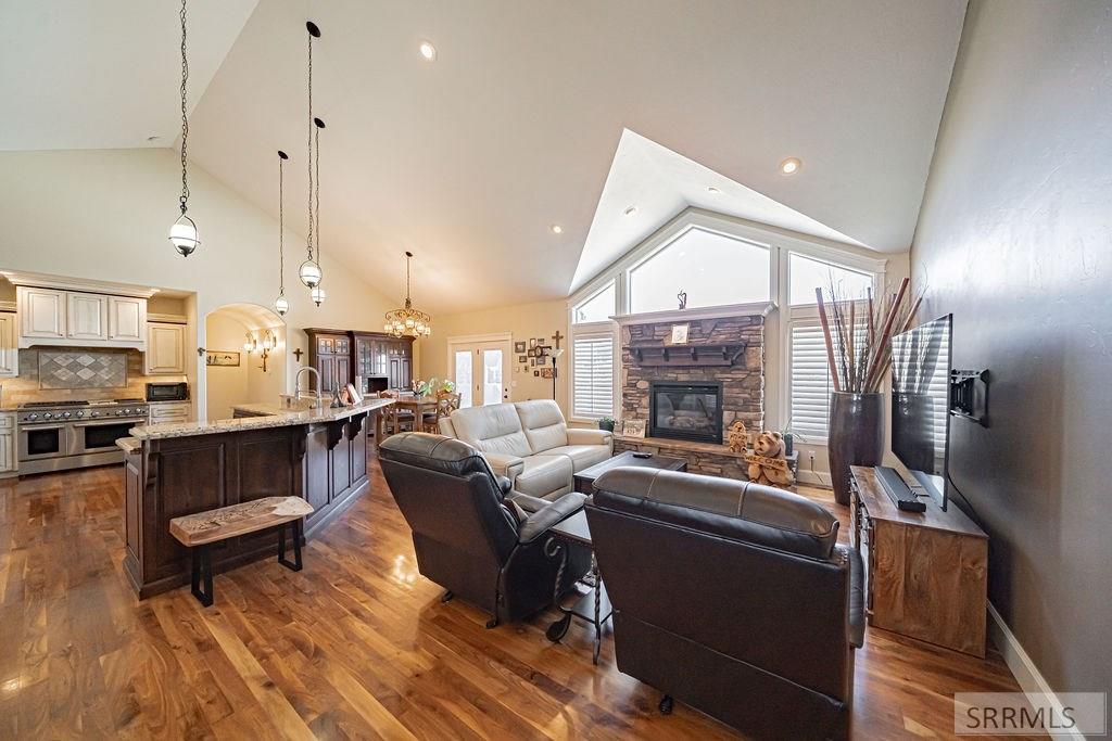 IDAHO FALLS, Idaho, 83404, United States, 4 Bedrooms Bedrooms, ,3 BathroomsBathrooms,Residential,For Sale,1873456