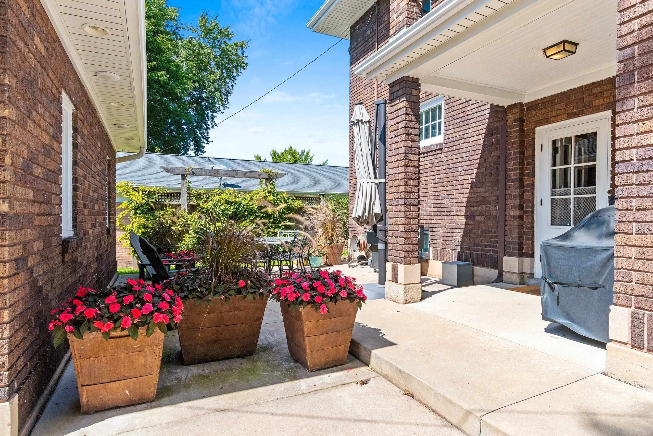 GREEN BAY, Wisconsin, 54301-3217, United States, 4 Bedrooms Bedrooms, ,3 BathroomsBathrooms,Residential,For Sale,1984503