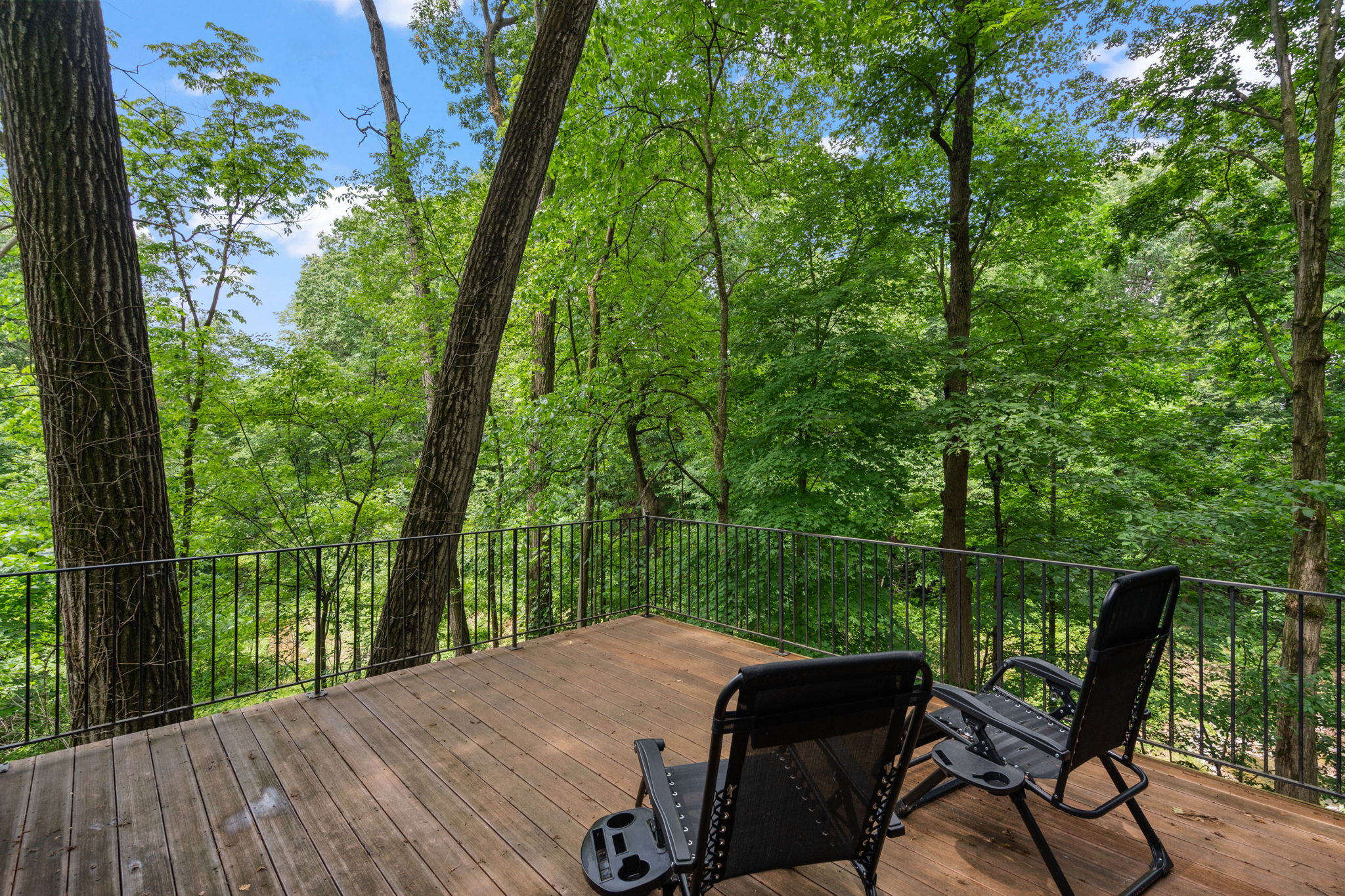  Modern Contemporary Home Nestled on a 1.3 Acre Wooded Lot - 物件實景