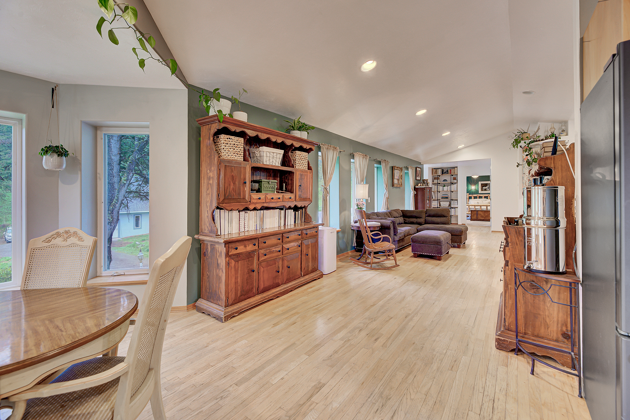 Helmville, Montana, 59743, United States, 3 Bedrooms Bedrooms, ,4 BathroomsBathrooms,Residential,For Sale,1975948