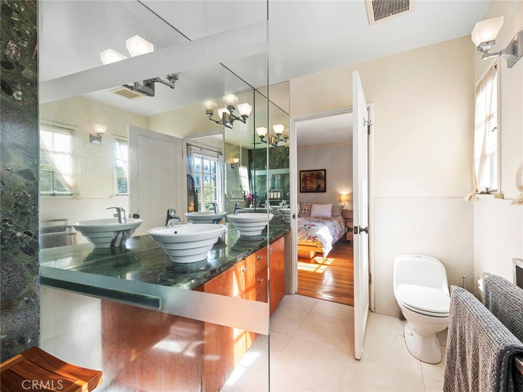 Glendale, California, 91207, United States, 4 Bedrooms Bedrooms, ,3 BathroomsBathrooms,Residential,For Sale,1910492