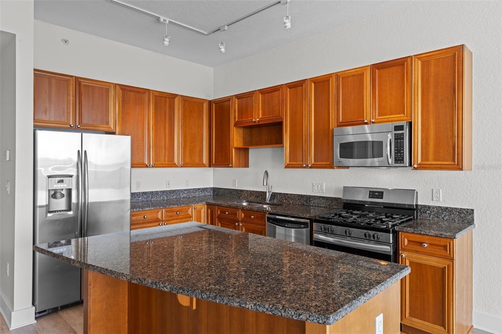 Orlando, Florida, 32801, United States, 2 Bedrooms Bedrooms, ,2 BathroomsBathrooms,Residential,For Sale,1794068