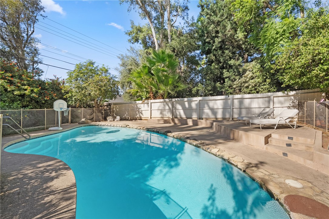 Riverside, California, 92506, United States, 3 Bedrooms Bedrooms, ,1 BathroomBathrooms,Residential,For Sale,1988084