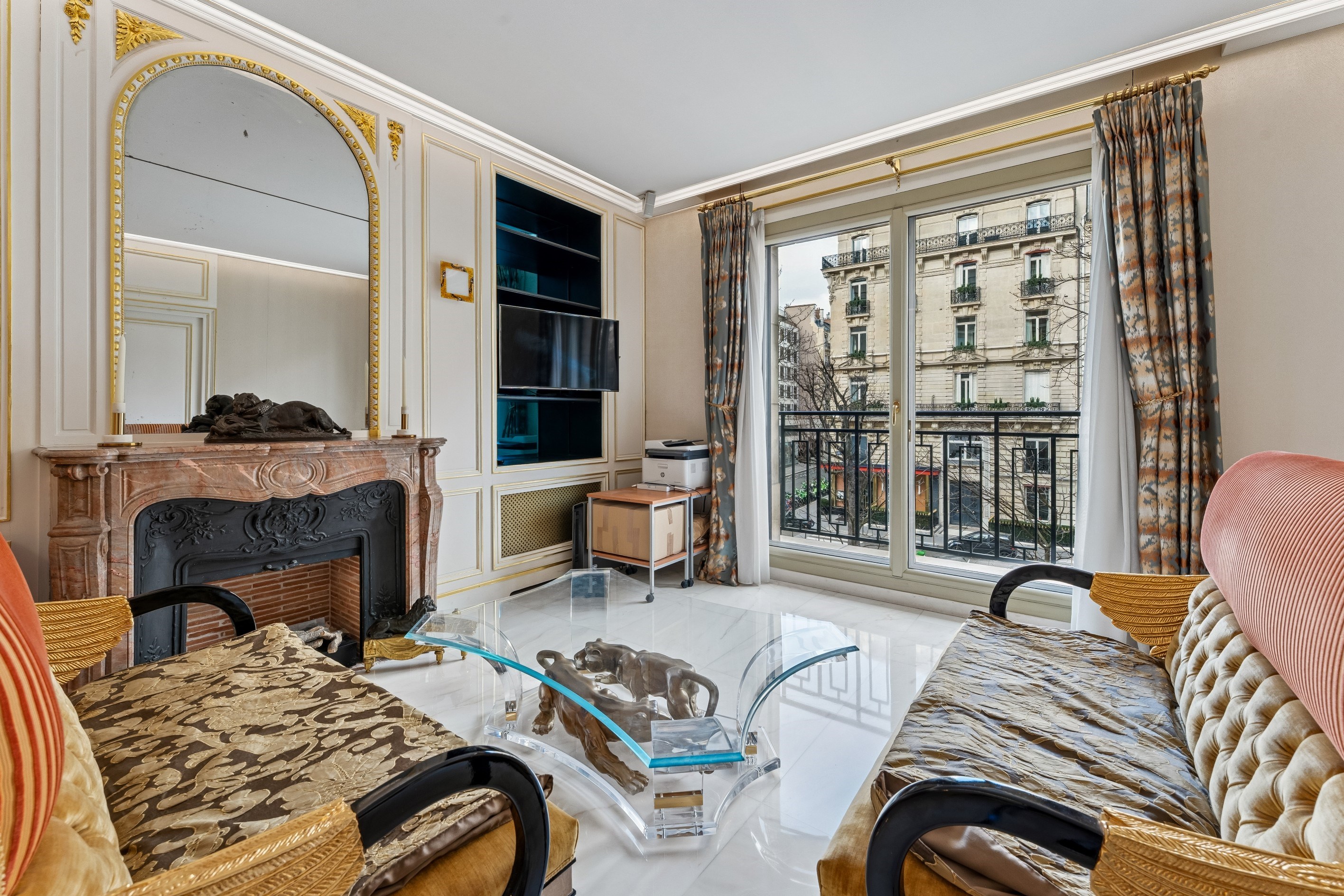  AVENUE MONTAIGNE – FACING THE PLAZA ATHÉNÉE – EXCEPTIONAL 90 SQM SUITE - 物件實景