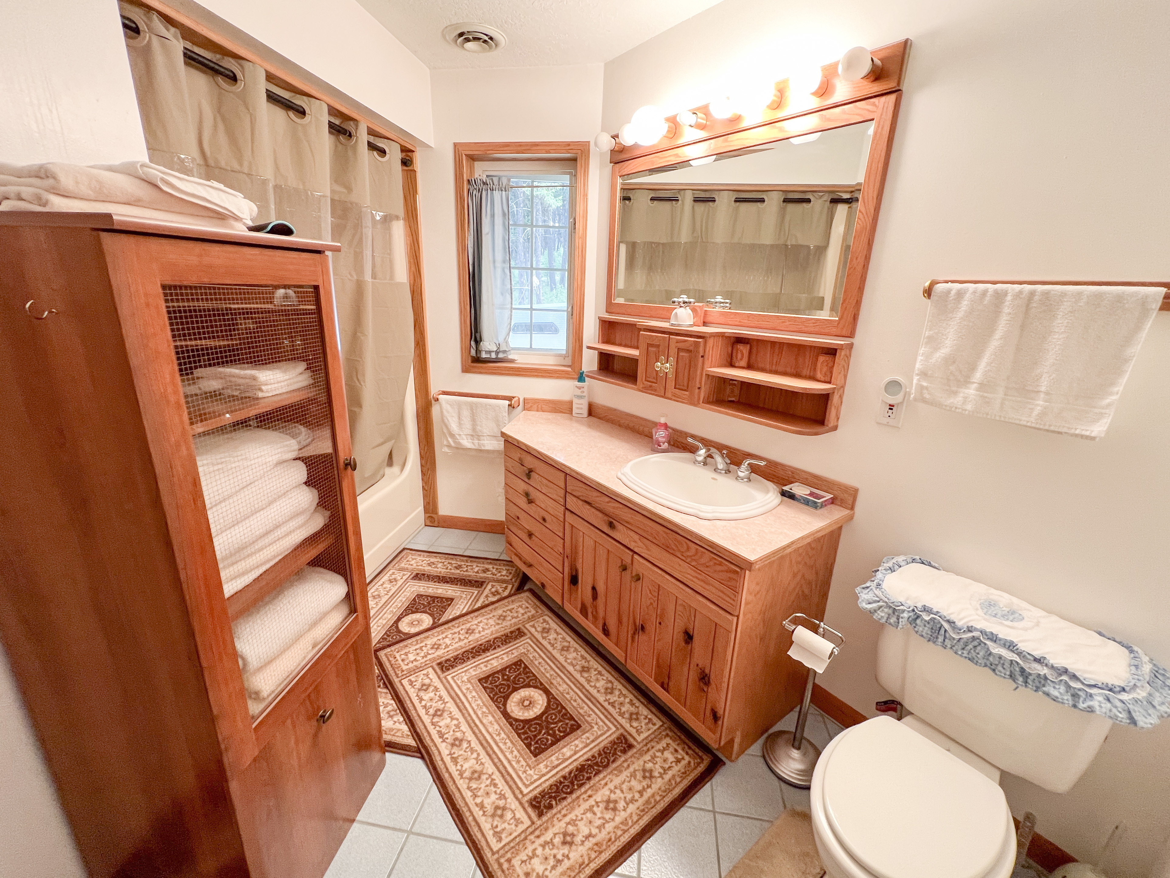 Republic, Washington, 99166, United States, 3 Bedrooms Bedrooms, ,3 BathroomsBathrooms,Residential,For Sale,1976903