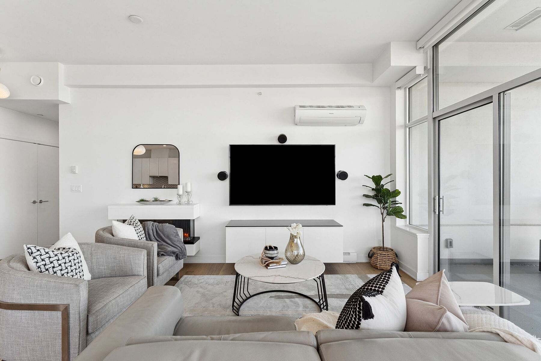  Rooftop Penthouse in New West - 物件實景